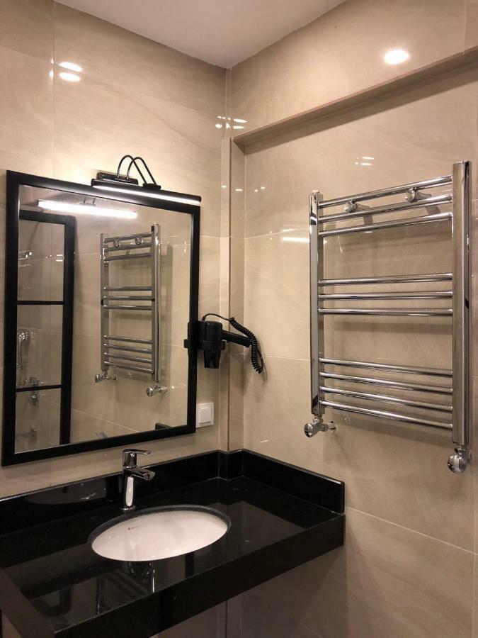 Victoria Hotel And Lounge โฟชา ภายนอก รูปภาพ
